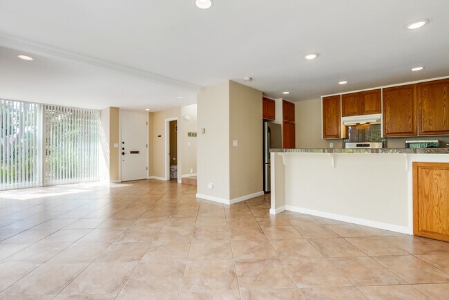675 S Sierra Ave Solana Beach, CA 92075 photo 5