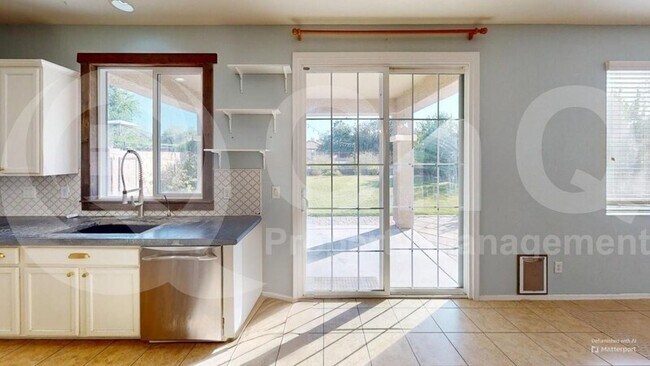 1459 E Chestnut Ln Gilbert, AZ 85298 photo 4
