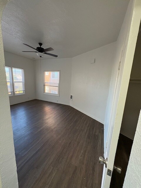 1900 26th Ave Oakland, CA 94601 photo 2