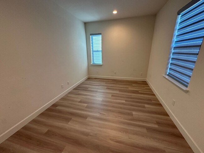 3010 Granger St Tracy, CA 95377 photo 5