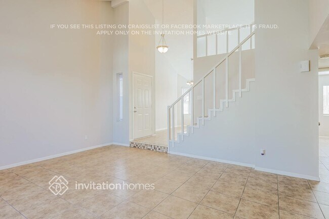 5829 S 42nd St Phoenix, AZ 85040 photo 3
