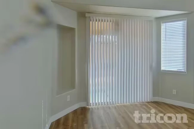 7428 W Pioneer St Phoenix, AZ 85043 photo 3