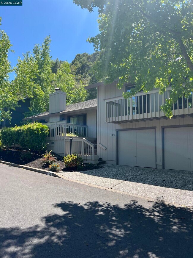 114 Brookline St Moraga, CA 94556 photo 3