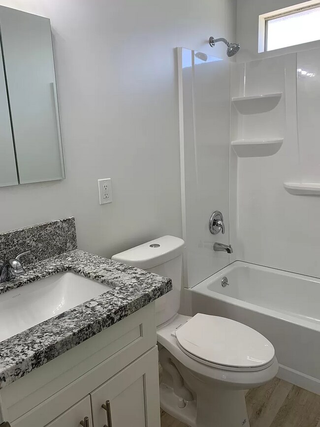 6565 Goodwin St San Diego, CA 92111 photo 4