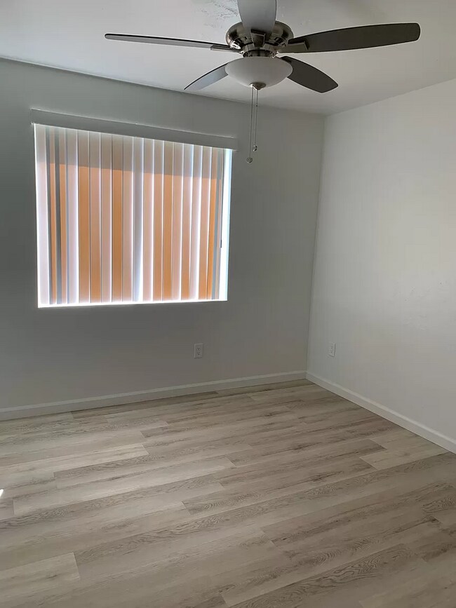 6565 Goodwin St San Diego, CA 92111 photo 3