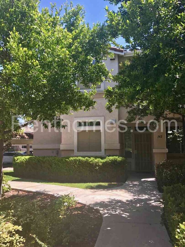 10728 Sabre Hill Dr San Diego, CA 92128