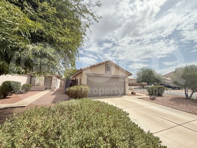10609 W Rosewood Dr photo 4