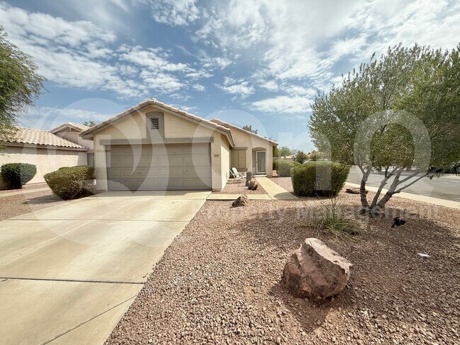 10609 W Rosewood Dr photo 2