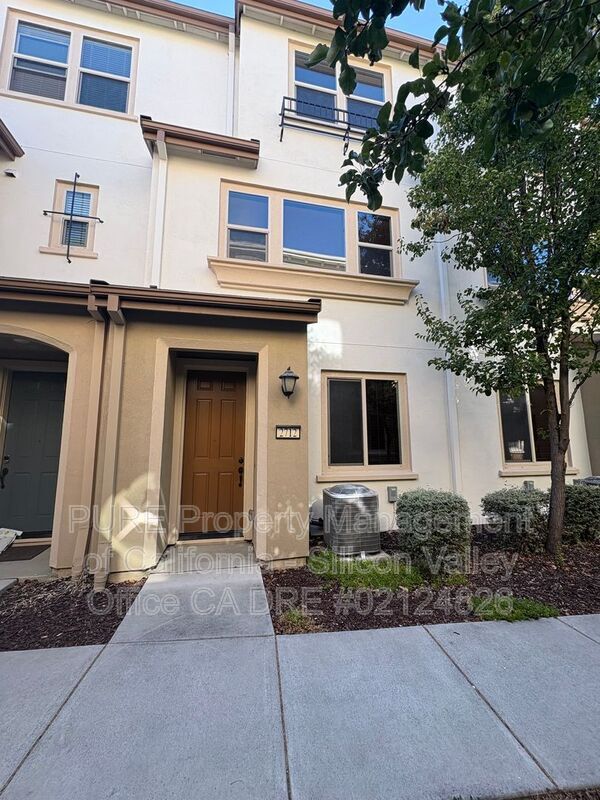 2712 Ferrara Cir San Jose, CA 95111 photo 2