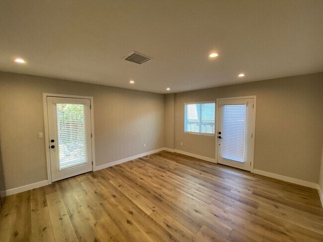 4939 63rd St San Diego, CA 92115 photo 5