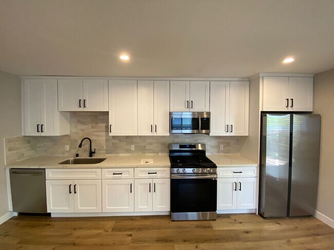 4939 63rd St San Diego, CA 92115 photo 4