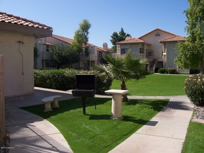930 N Mesa Dr Mesa, AZ 85201 photo 2