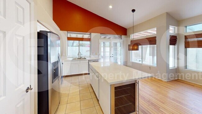 183 W El Freda Rd Tempe, AZ 85284 photo 2