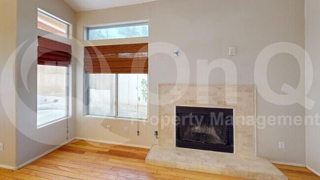 183 W El Freda Rd Tempe, AZ 85284 photo 4