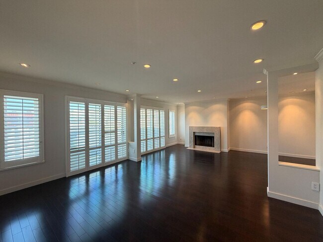 2050 Divisadero St San Francisco, CA 94115 photo 2