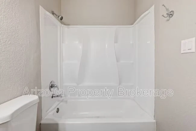 603 W Rio Salado Pkwy photo 4
