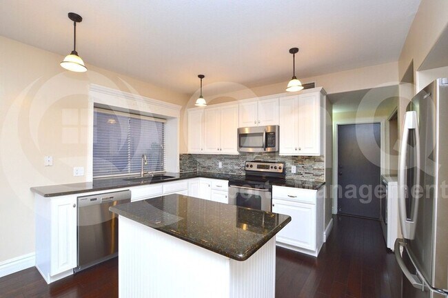 922 W Sun Coast Dr Gilbert, AZ 85233 photo 2