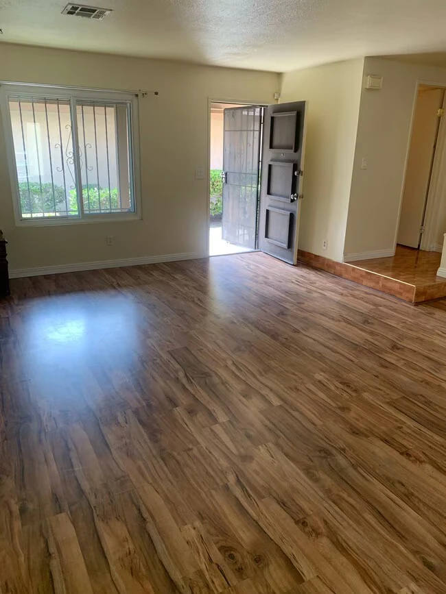 439 Bluffview Rd Spring Valley, CA 91977 photo 2
