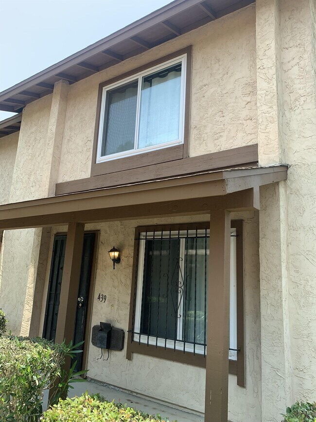 439 Bluffview Rd Spring Valley, CA 91977
