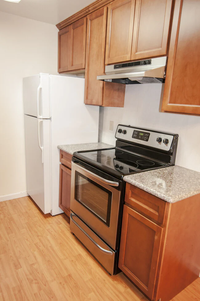 Spacious Unit With A Central Location photo 4