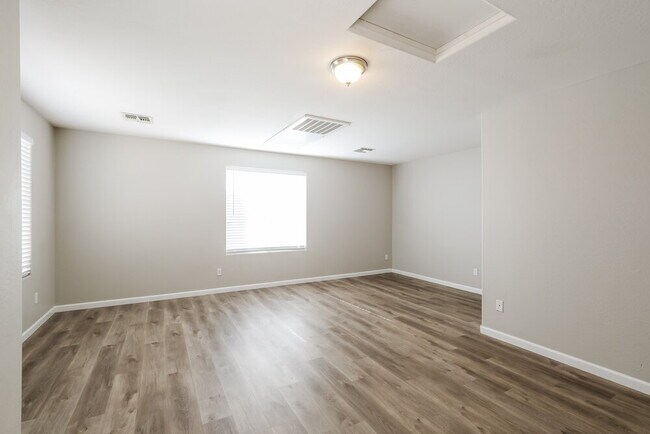 6830 S 44th Ln Phoenix, AZ 85339 photo 5