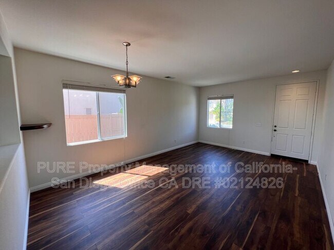 748 Cooper Rd Chula Vista, CA 91911 photo 2