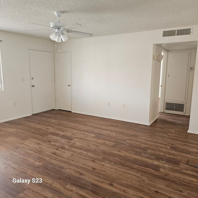 9845 N 105th Dr Sun City, AZ 85351 photo 4