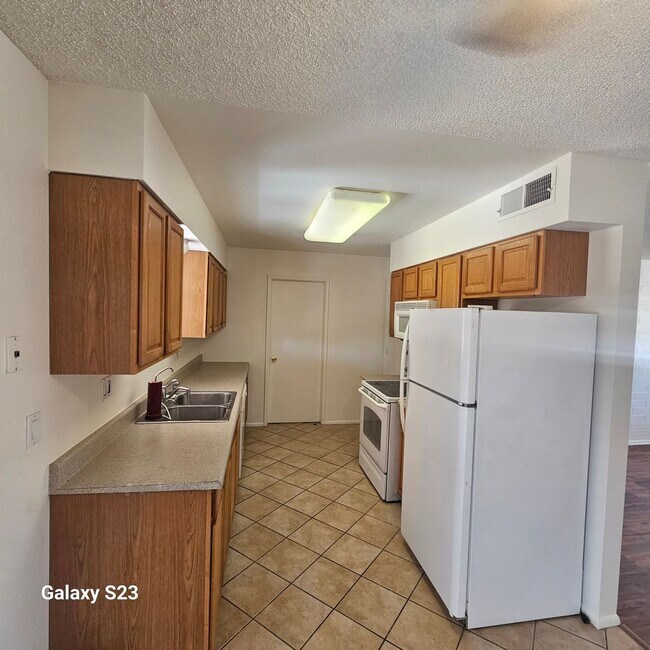 9845 N 105th Dr Sun City, AZ 85351 photo 5