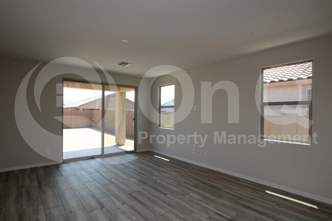 7041 W Coles Rd Phoenix, AZ 85339 photo 4