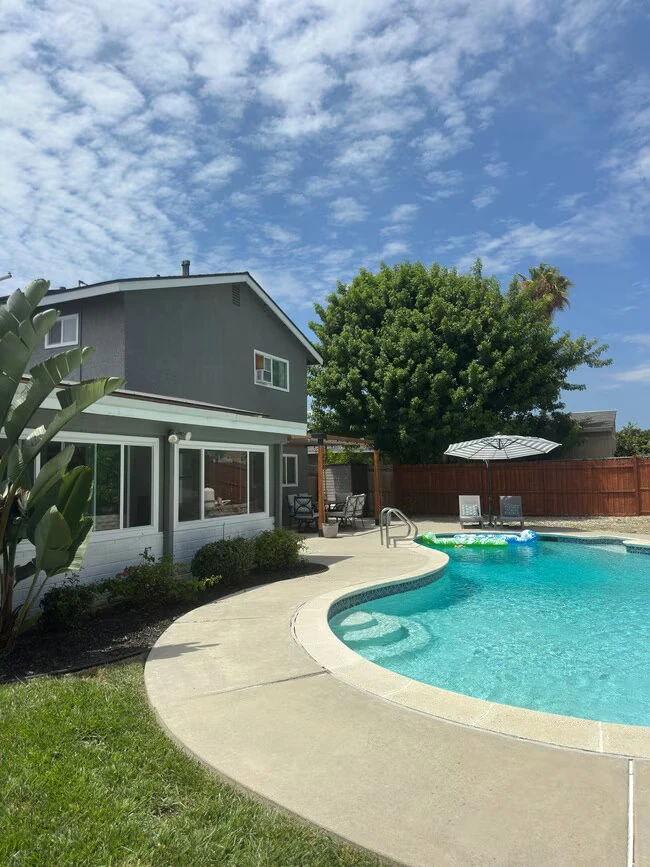 514 Luna Dr Oceanside, CA 92057 photo 4