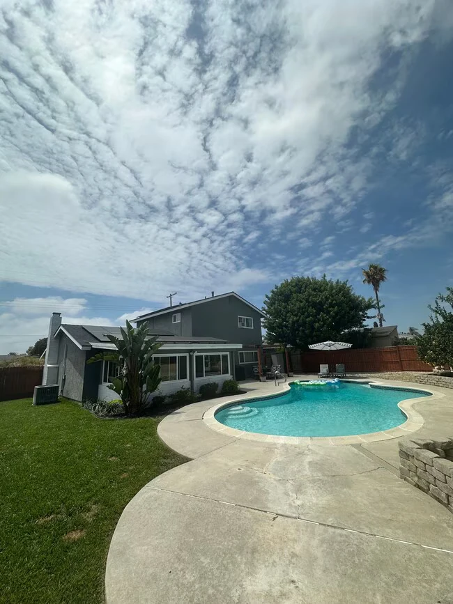 514 Luna Dr Oceanside, CA 92057 photo 3