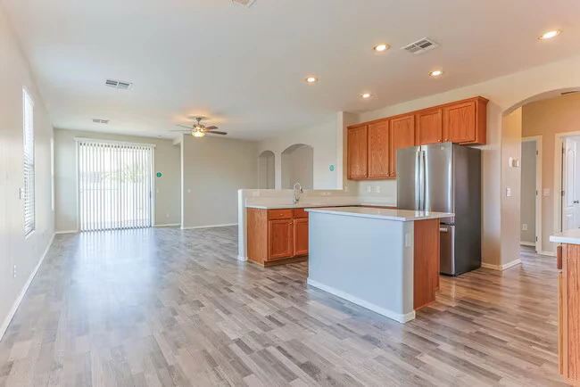 46186 W Holly Dr Maricopa, AZ 85139 photo 4