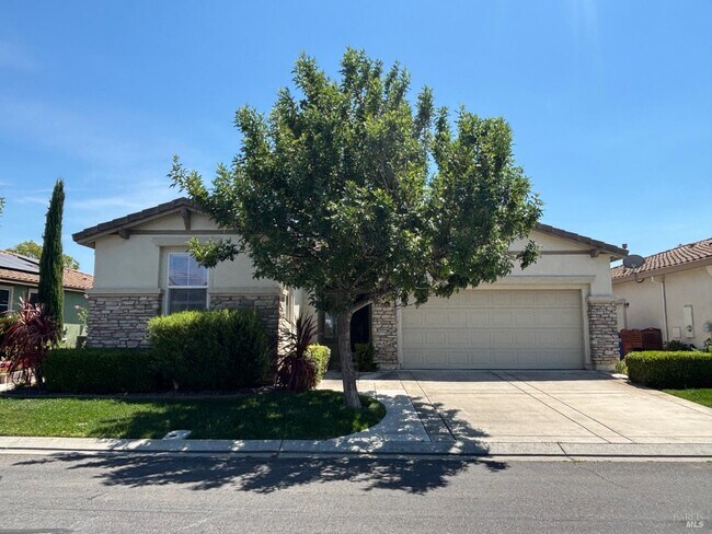 520 Arlington Dr photo 2