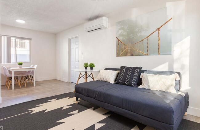 1646 J St San Diego, CA 92101 photo 4