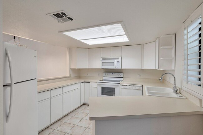 16739 E El Lago Blvd Fountain Hills, AZ 85268 photo 5
