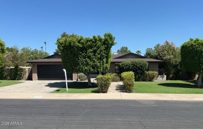 6110 E Blanche Dr photo 2