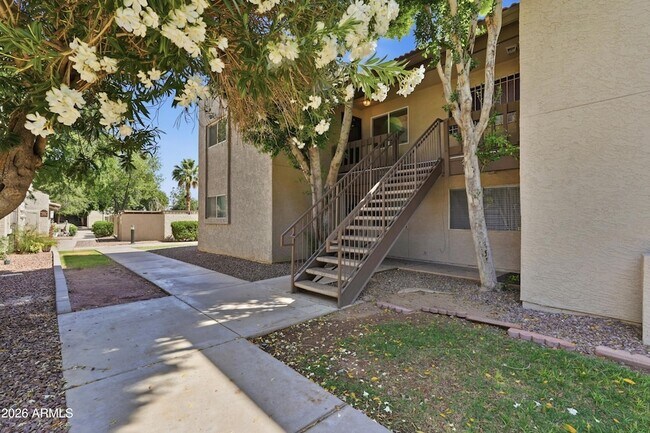520 N Stapley Dr Mesa, AZ 85203 photo 4