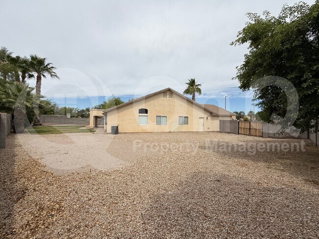 1139 E Morgan Ct Gilbert, AZ 85295 photo 3