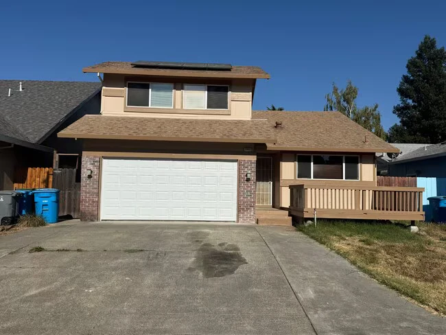 3BR/2BA Single Family House on Gillpepper Ln · Rohnert Park