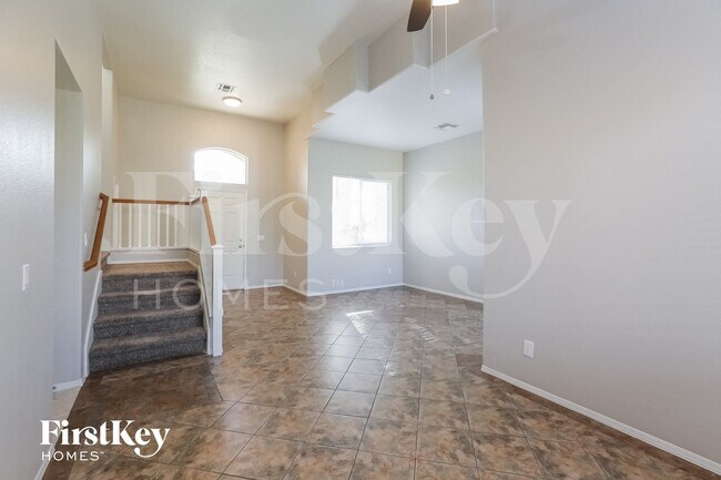 16136 W Desert Bloom St Goodyear, AZ 85338 photo 4