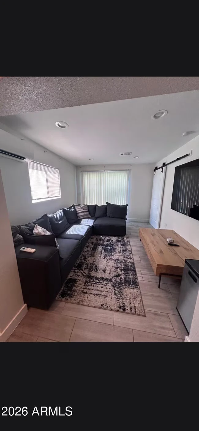 2114 W San Juan Ave Phoenix, AZ 85015 photo 3