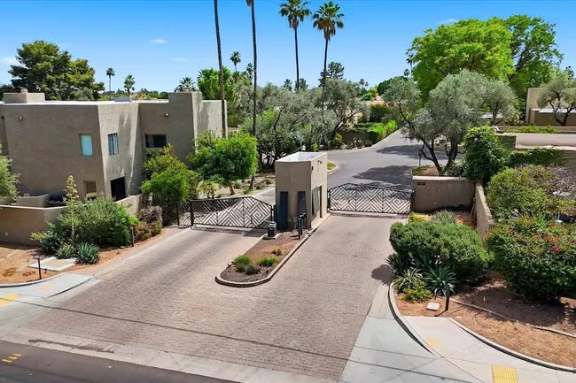 7209 E McDonald Dr Scottsdale, AZ 85250 photo 2