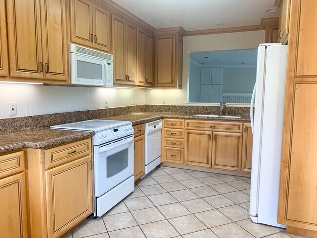 15400 Winchester Blvd Los Gatos, CA 95030 photo 2