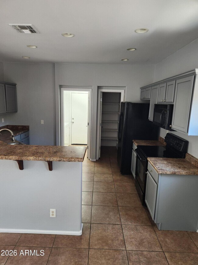 44457 W Knauss Dr photo 5