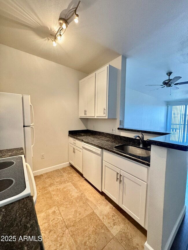 1701 E Colter St Phoenix, AZ 85016 photo 2