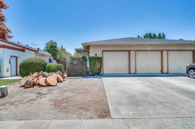 3484-3486 Angelina Dr Santa Clara, CA 95051 photo 3