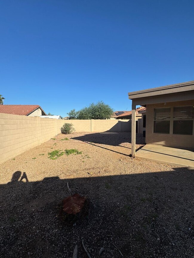 10518 W Carlota Ln Peoria, AZ 85383 photo 5