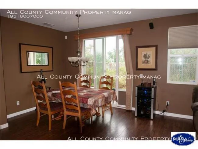 31074 Strawberry Tree Ln Temecula, CA 92592 photo 3