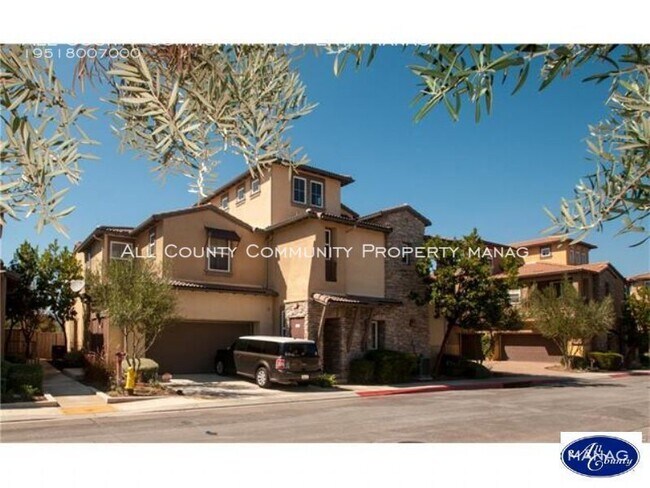 31074 Strawberry Tree Ln Temecula, CA 92592