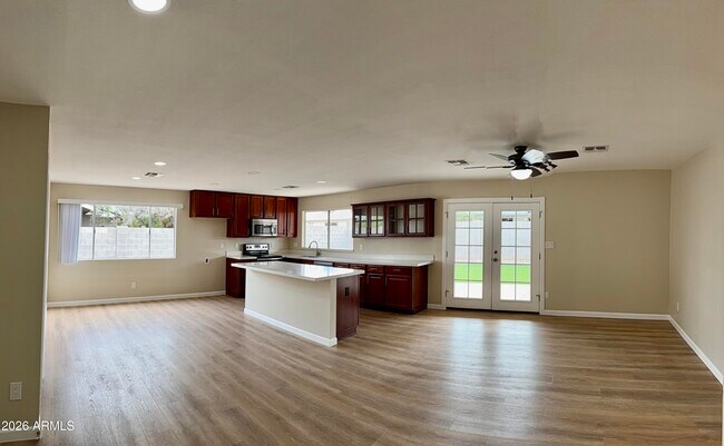 10021 N 47th Dr photo 5